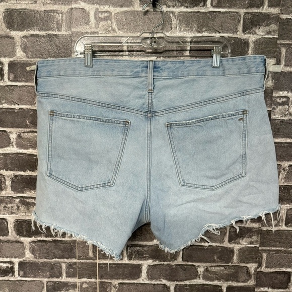 Madewell relaxed denim shorts cut off light wash - Picture 5 of 9